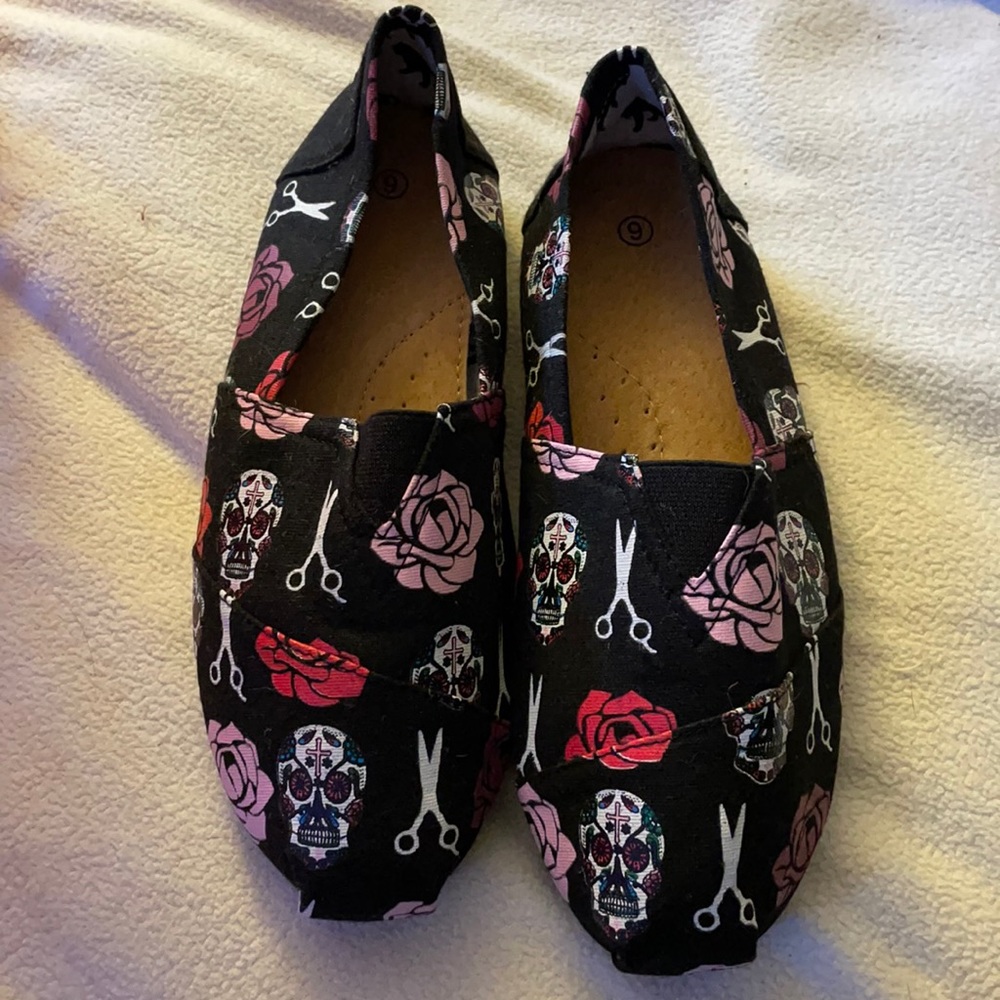 Scissor, skulls and roses slip-on flats